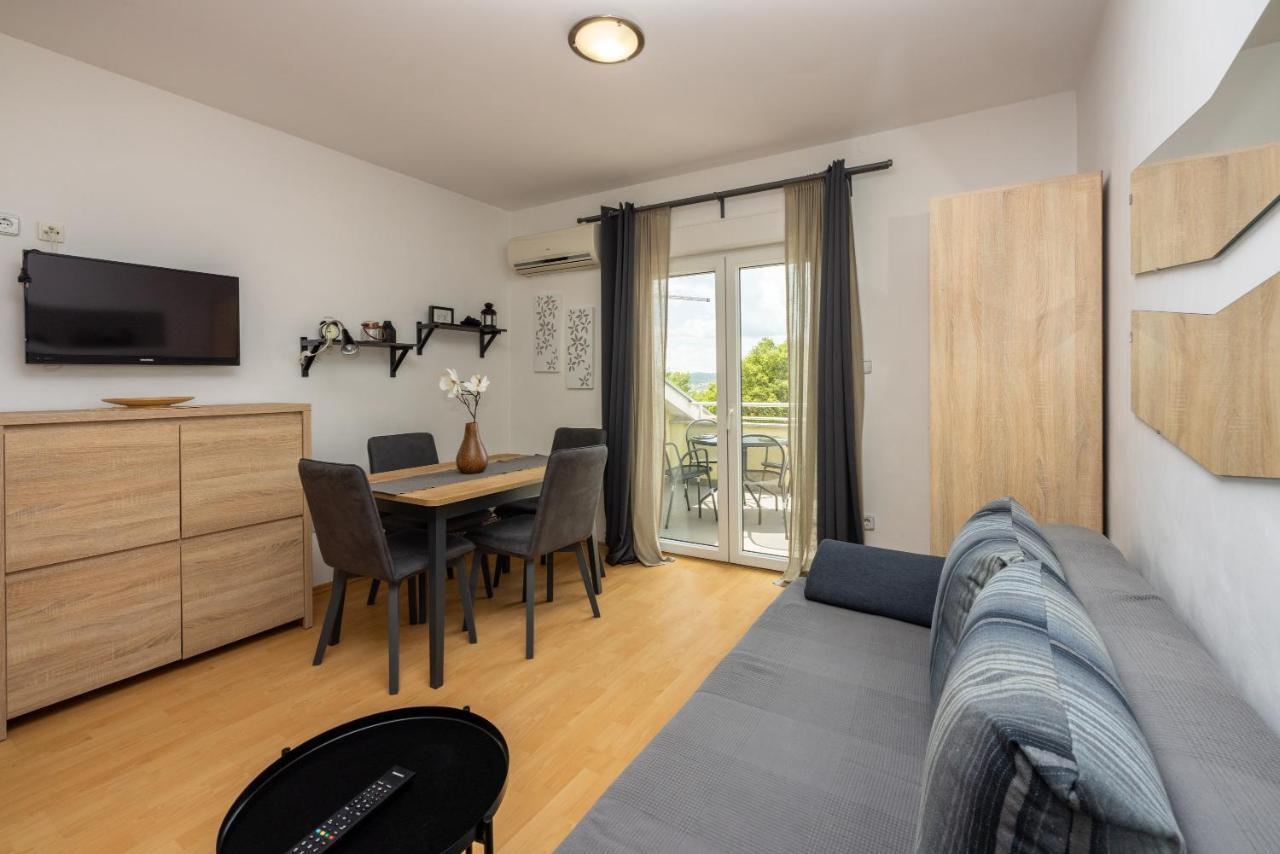 Apartments Claudia Crikvenica Bagian luar foto