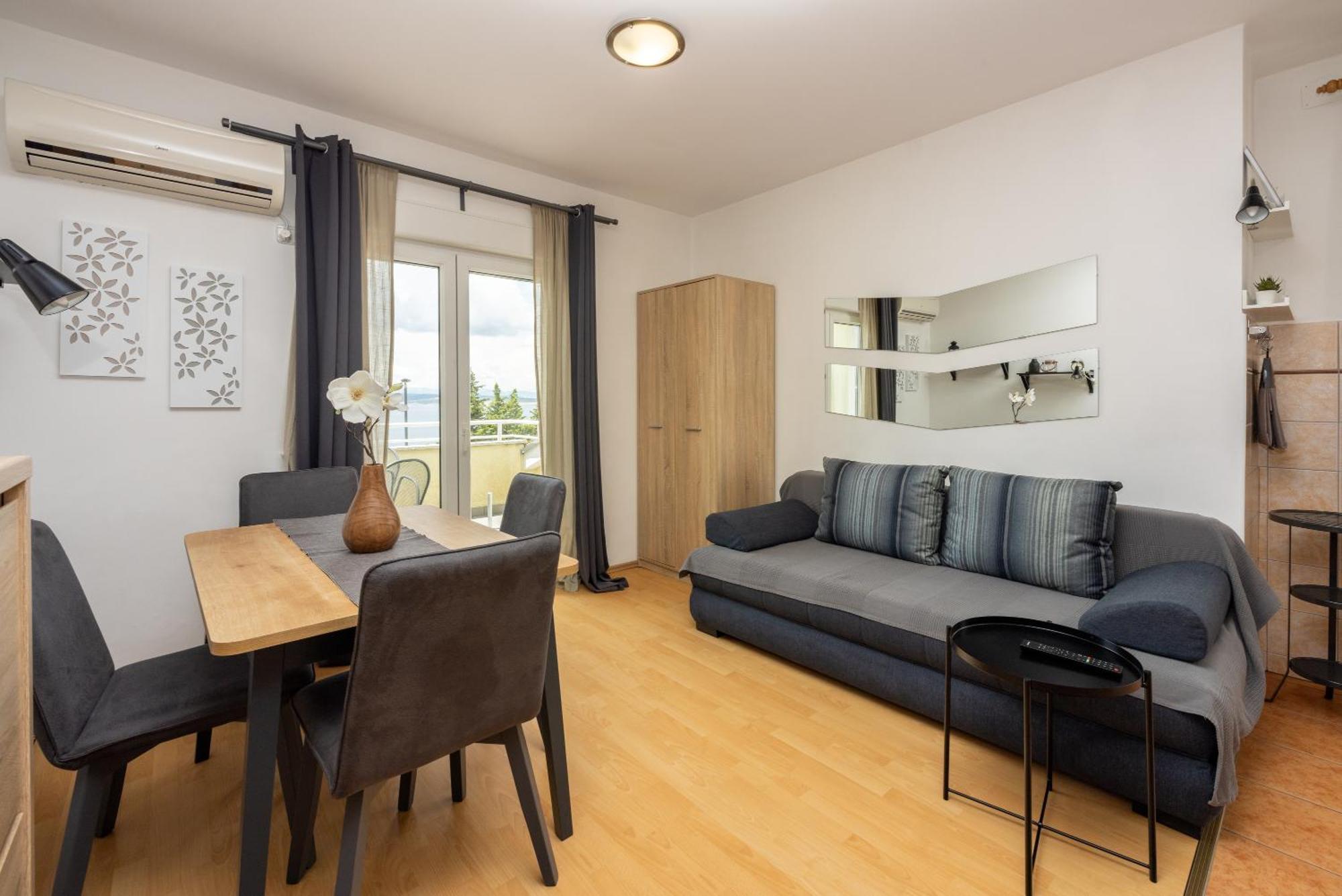 Apartments Claudia Crikvenica Bagian luar foto