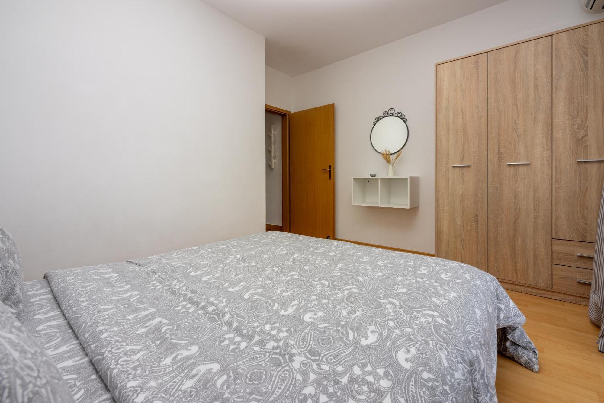 Apartments Claudia Crikvenica Bagian luar foto