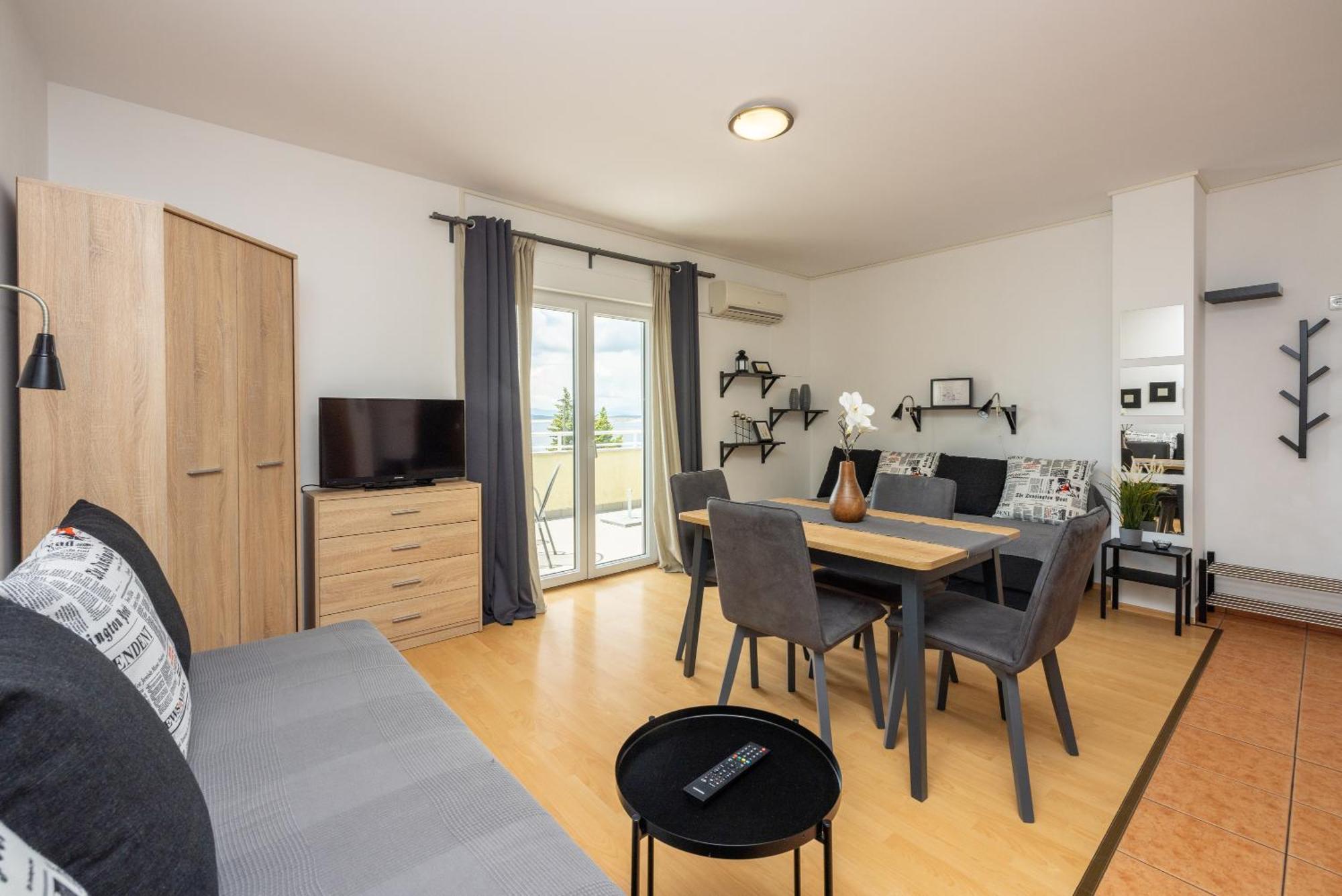 Apartments Claudia Crikvenica Bagian luar foto