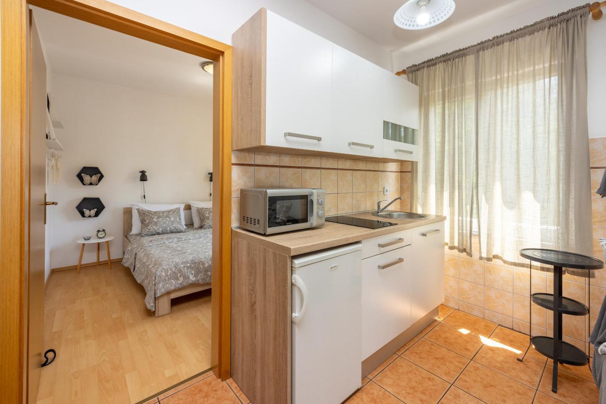 Apartments Claudia Crikvenica Bagian luar foto
