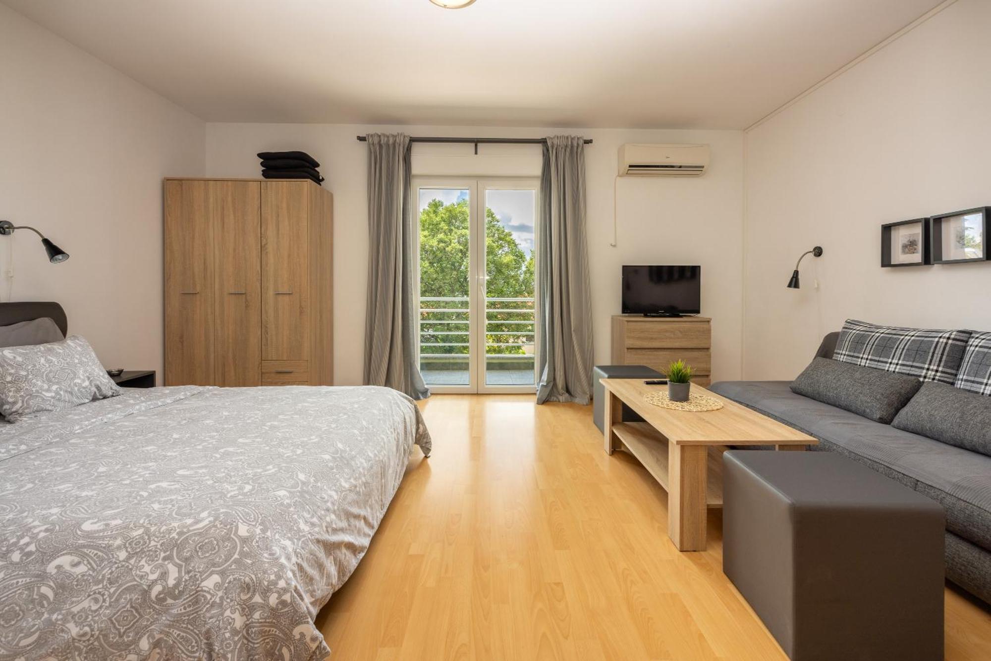 Apartments Claudia Crikvenica Bagian luar foto