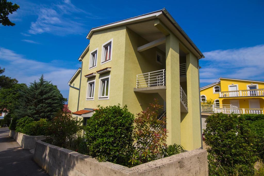 Apartments Claudia Crikvenica Bagian luar foto