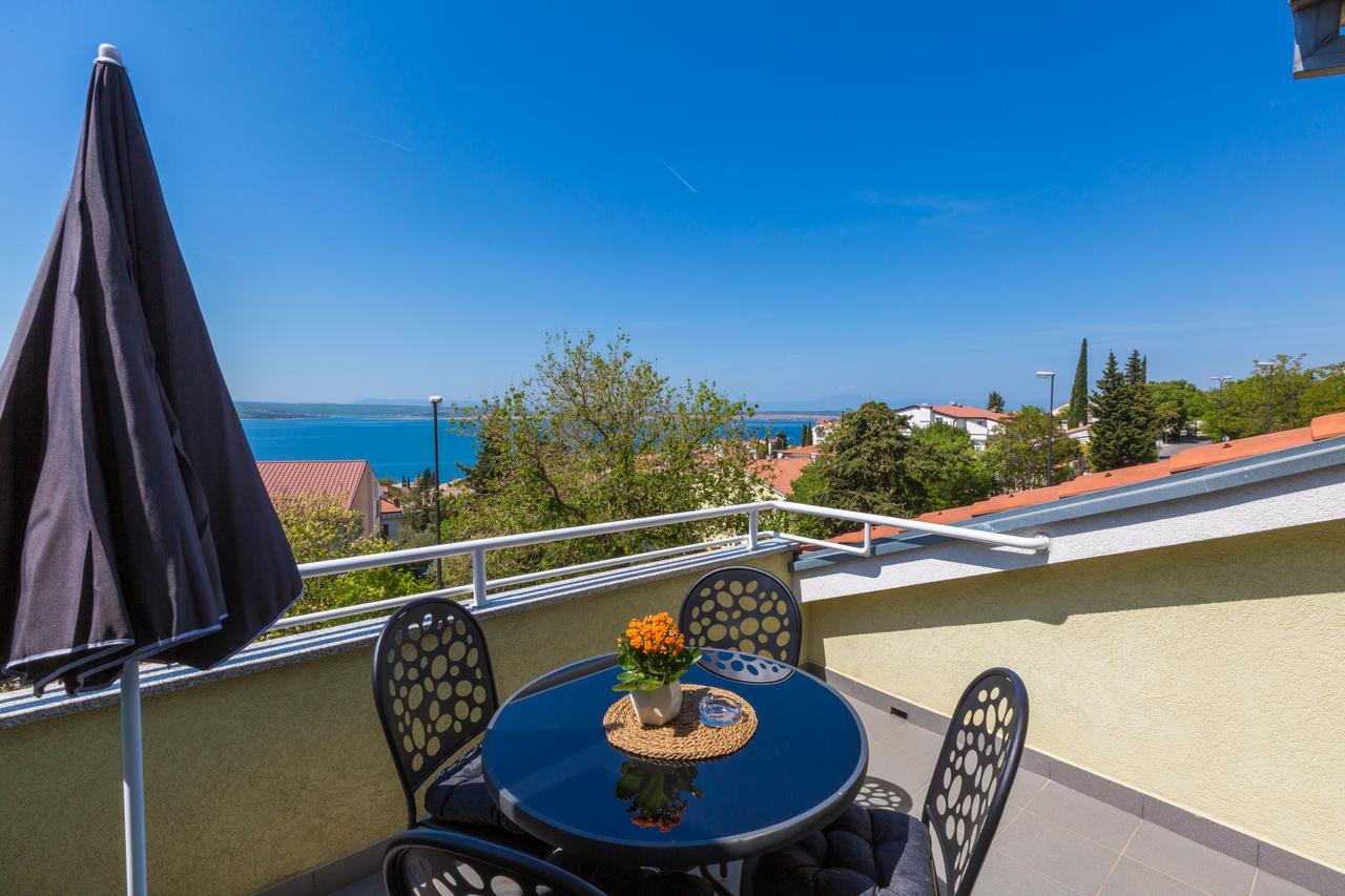 Apartments Claudia Crikvenica Bagian luar foto