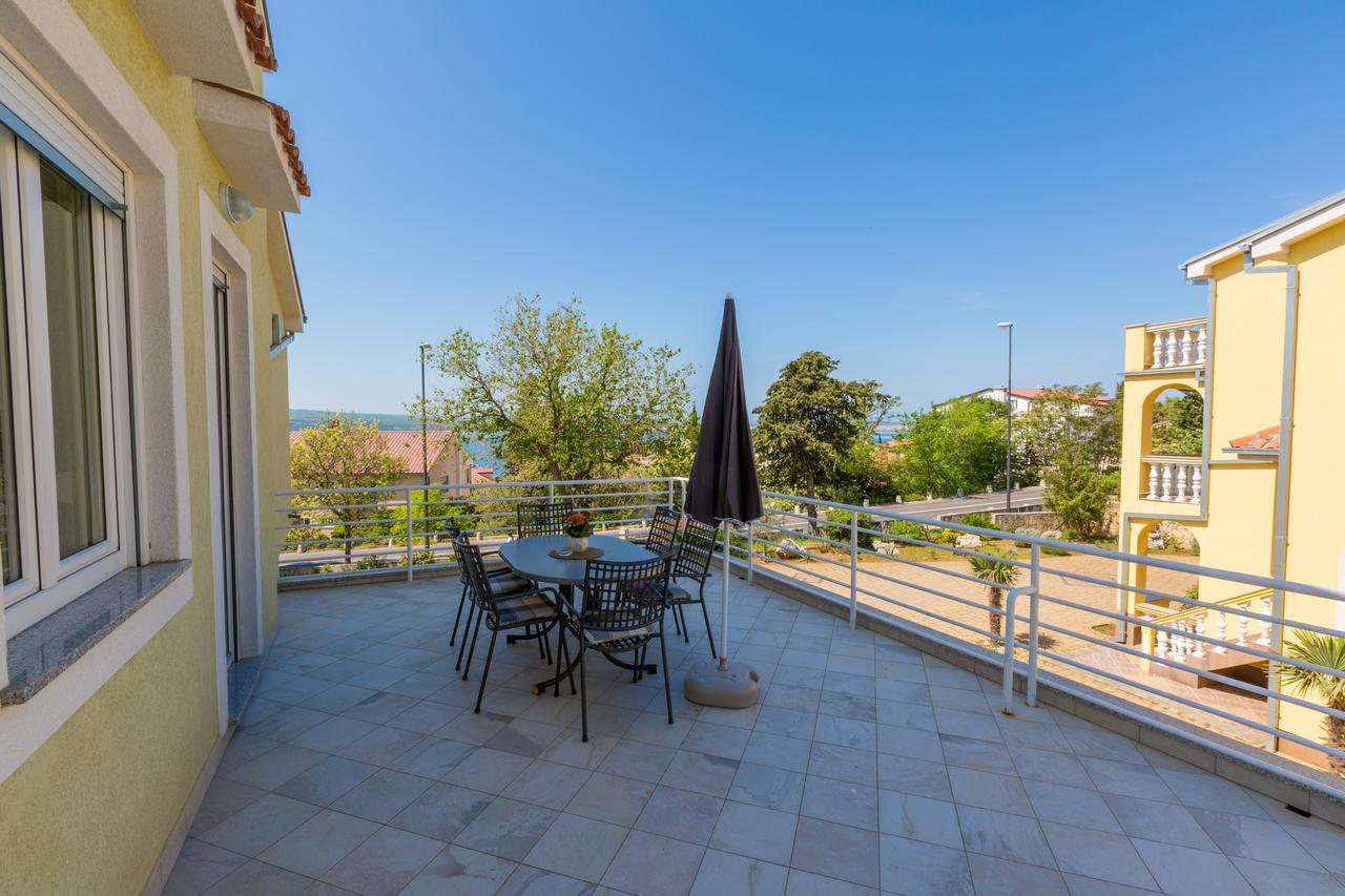 Apartments Claudia Crikvenica Bagian luar foto