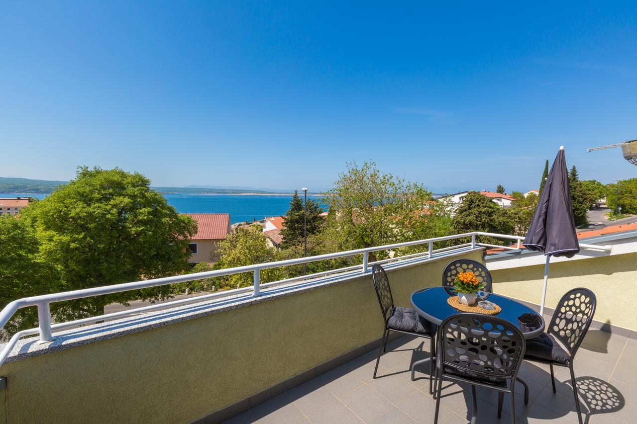 Apartments Claudia Crikvenica Bagian luar foto