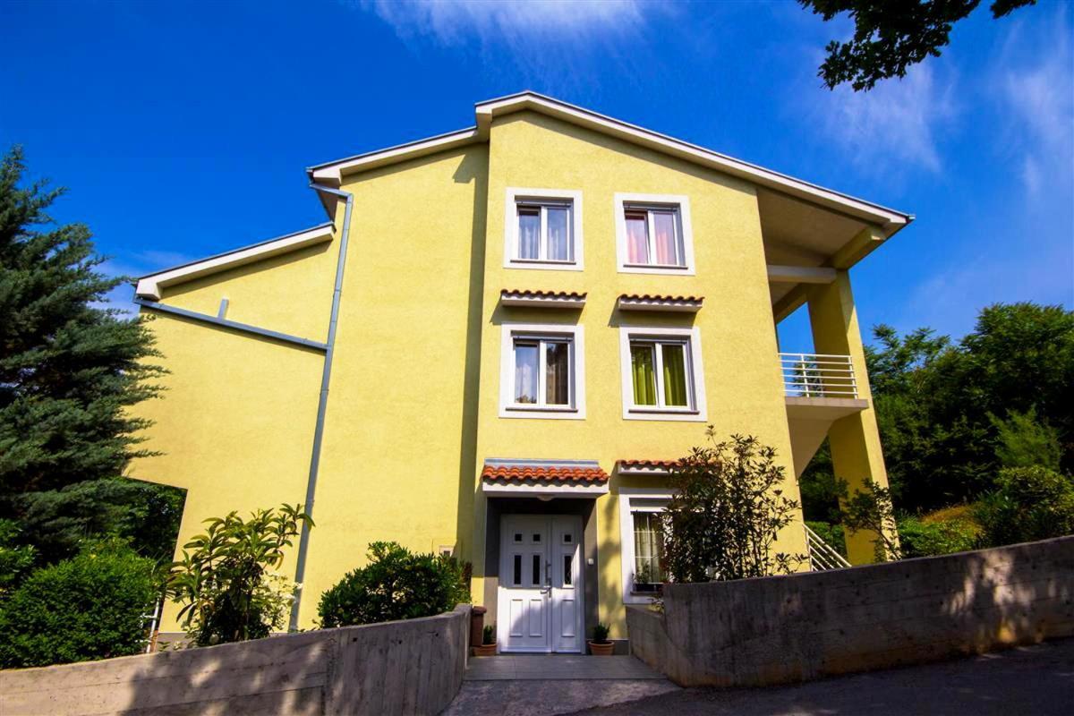 Apartments Claudia Crikvenica Bagian luar foto